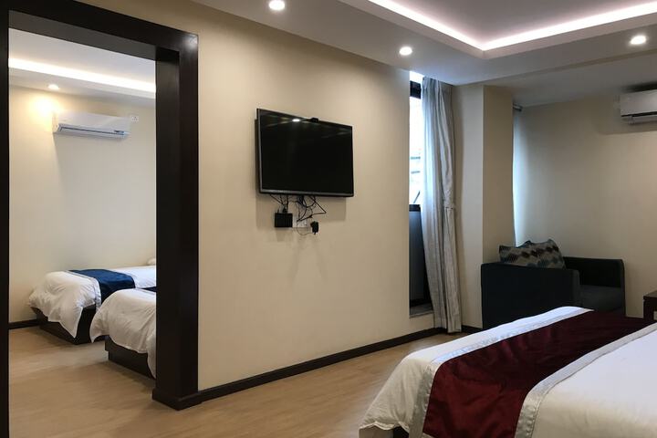 Room 9 of 48