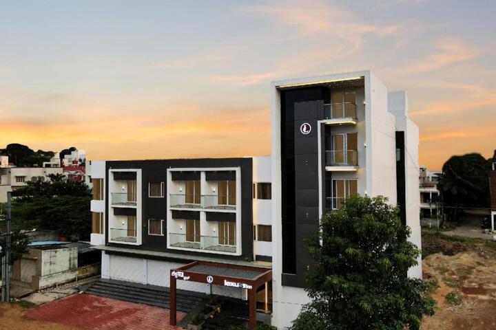 Lexus Inn