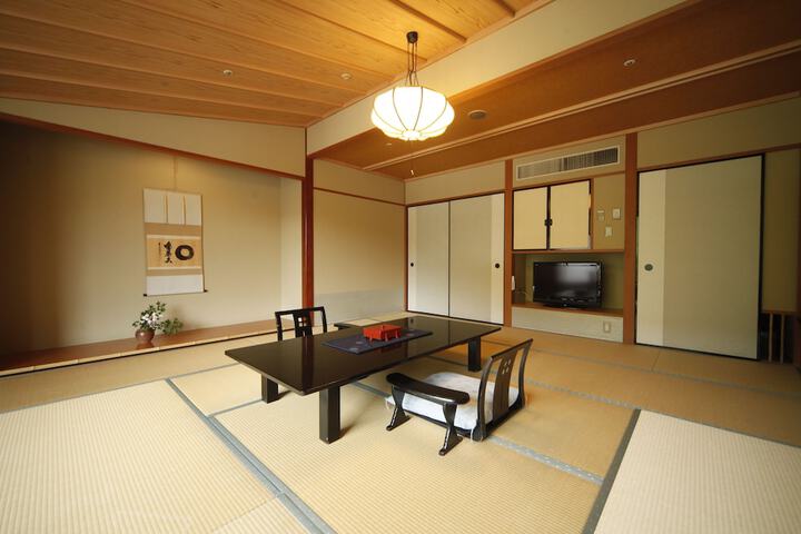 Room 9 of 46