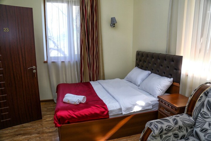 Room 18 of 34