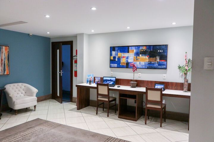 Business Center 96 of 105