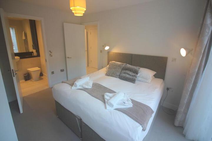 PEYMANS - THE STATION SUITE SERVICED APA