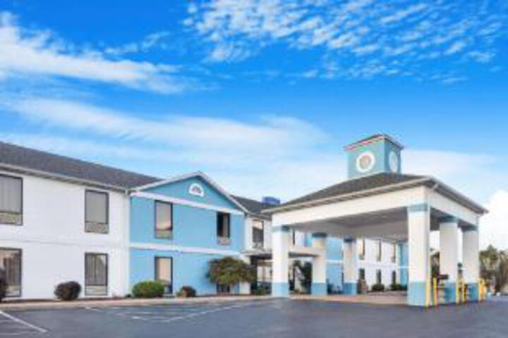 Hotel 8 of 23
