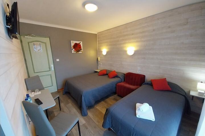 Room 9 of 47