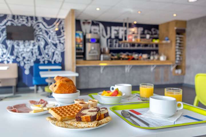 Breakfast/Coffee Service 58 of 118