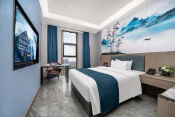 Room 9 of 10