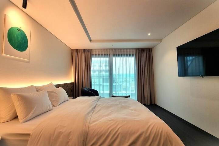 Room 15 of 40
