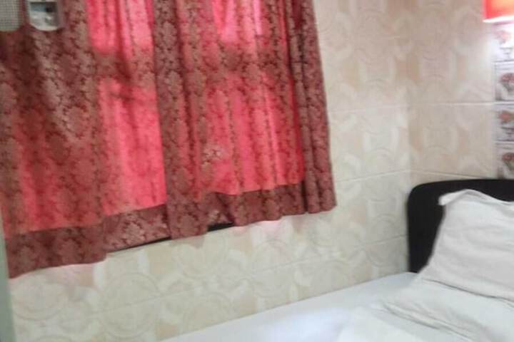 Room 13 of 43