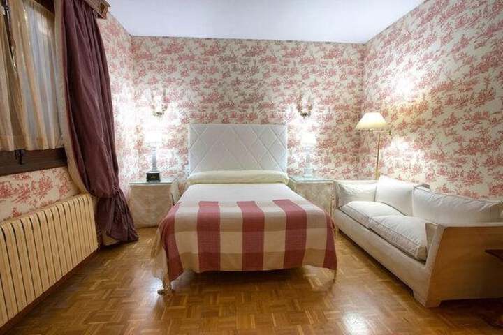 Room 29 of 90