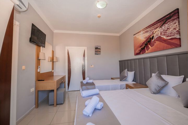 Room 21 of 28