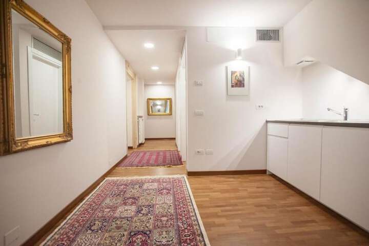 Ballroom/Hall 24 of 27