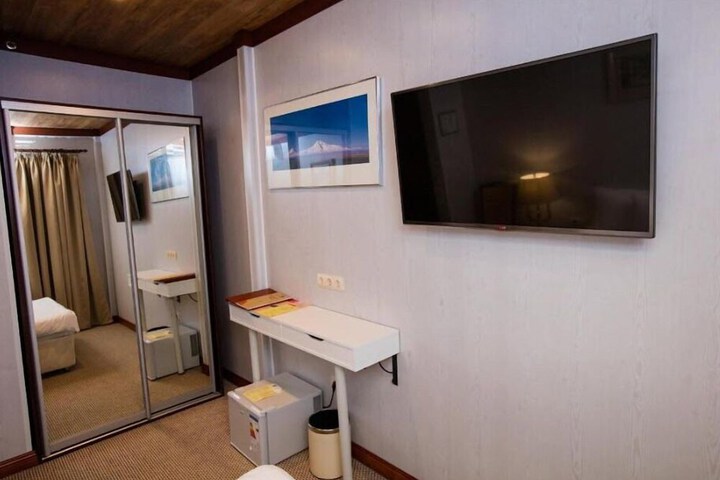 Room 25 of 47