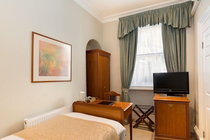 Room 6 of 58