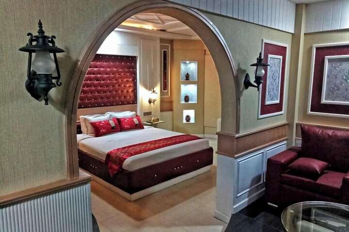 Room 7 of 40