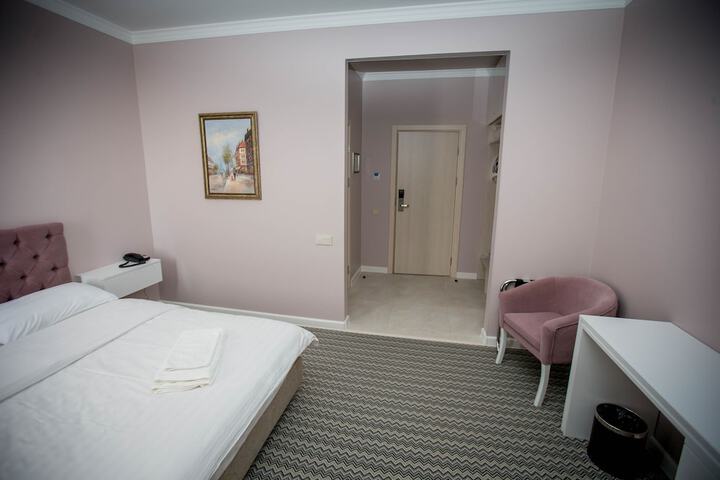 Room 18 of 29