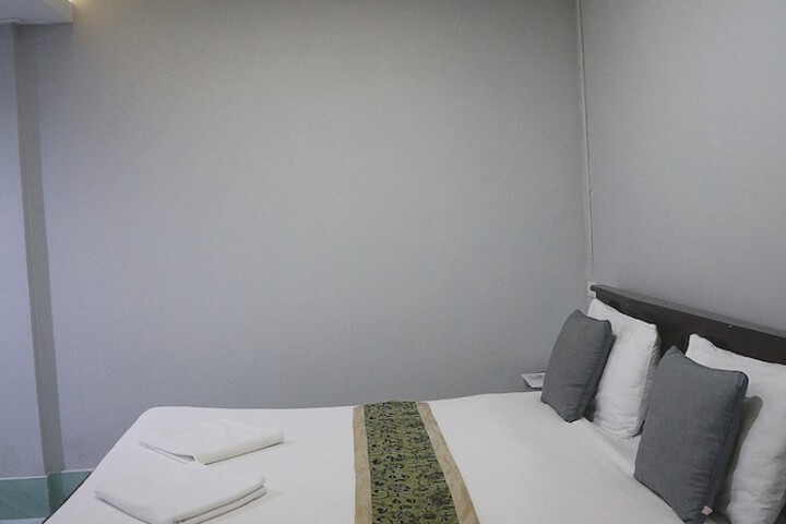 Room 28 of 45