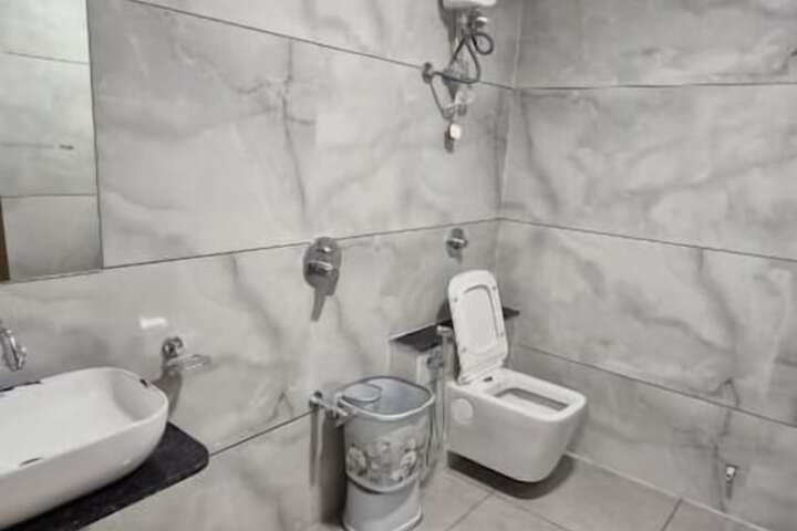 Room 14 of 19
