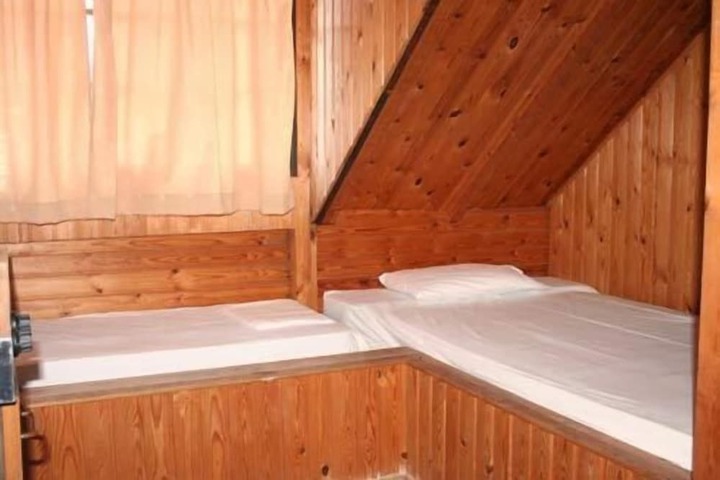 Room 13 of 35