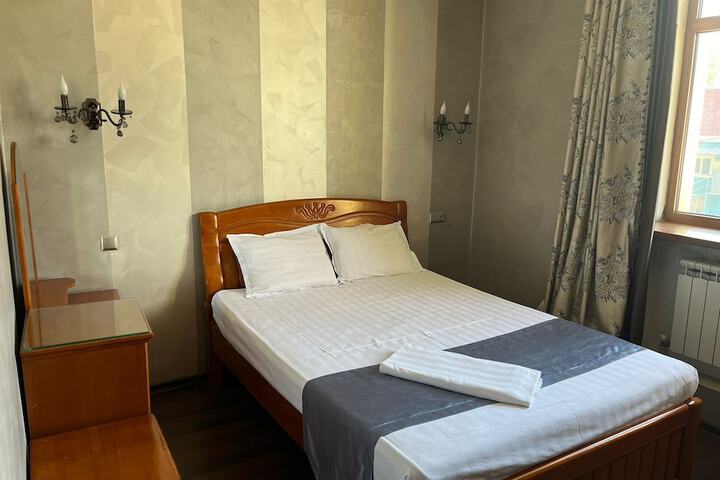 Room 3 of 42