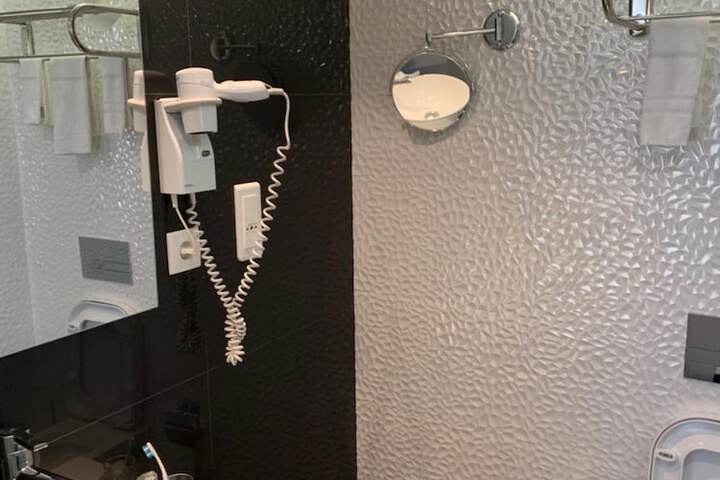 Room 31 of 48