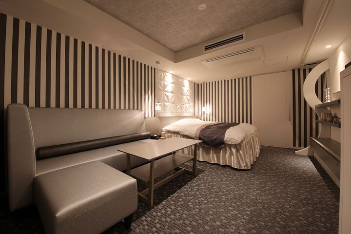 Room 7 of 73