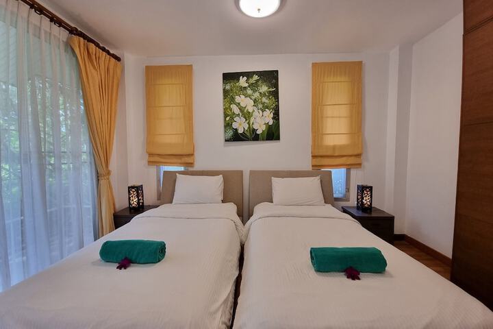 Room 5 of 33