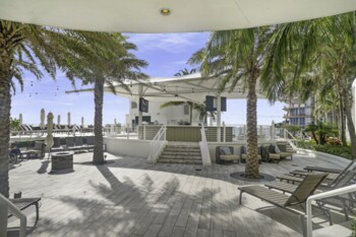 Sundeck 82 of 82