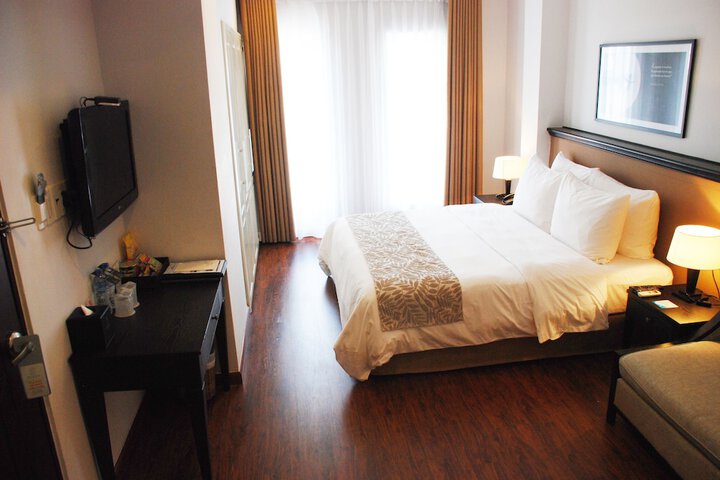 Room 17 of 145