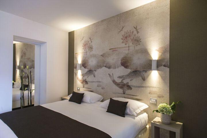 Room 32 of 64