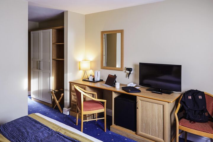 Room 16 of 54
