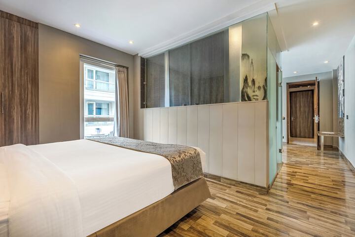 Room 50 of 102