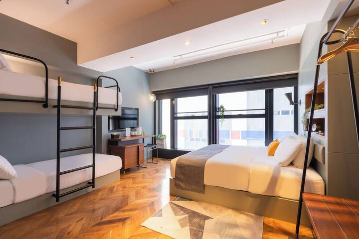 Room 3 of 18
