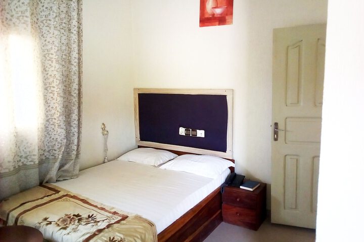 Room 18 of 33