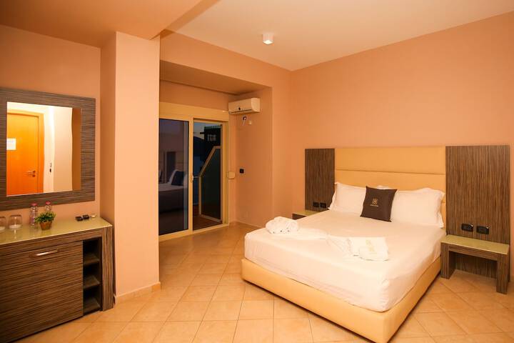Room 65 of 218