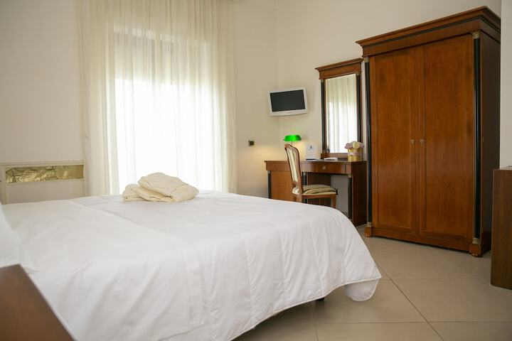 Room 32 of 110