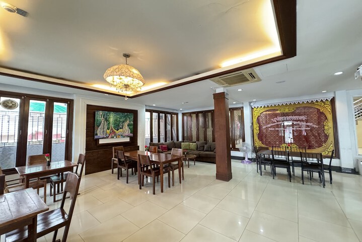 Hotel Interior 7 of 95