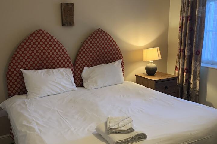 Room 4 of 10