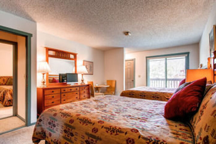 Room 33 of 80