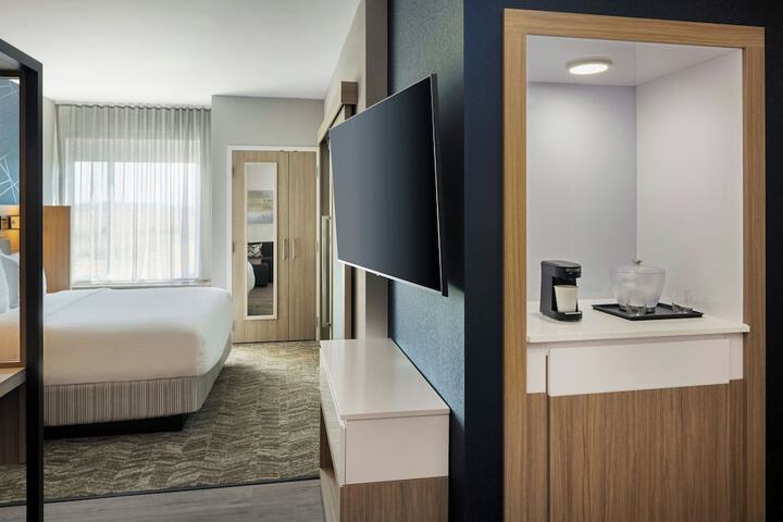 Room 12 of 32