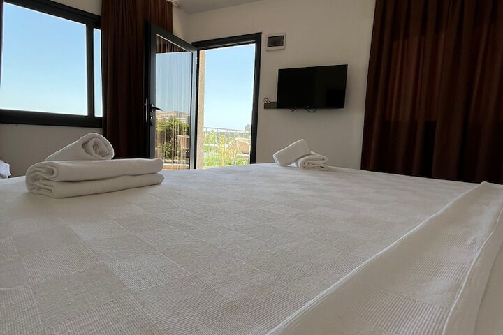 Room 5 of 19