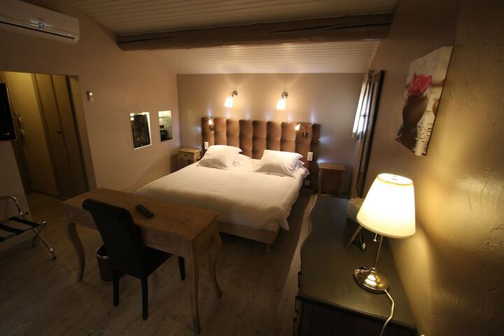 Room 10 of 56