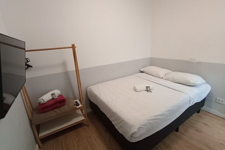 Room 2 of 118