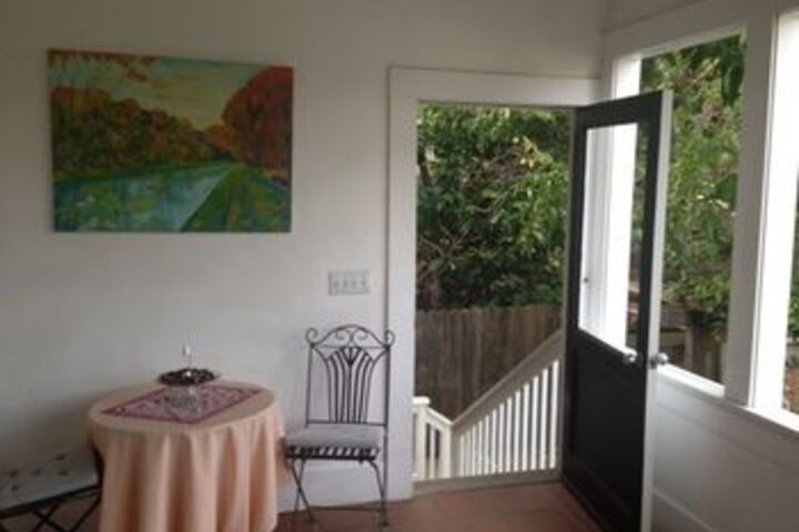 Room 10 of 13