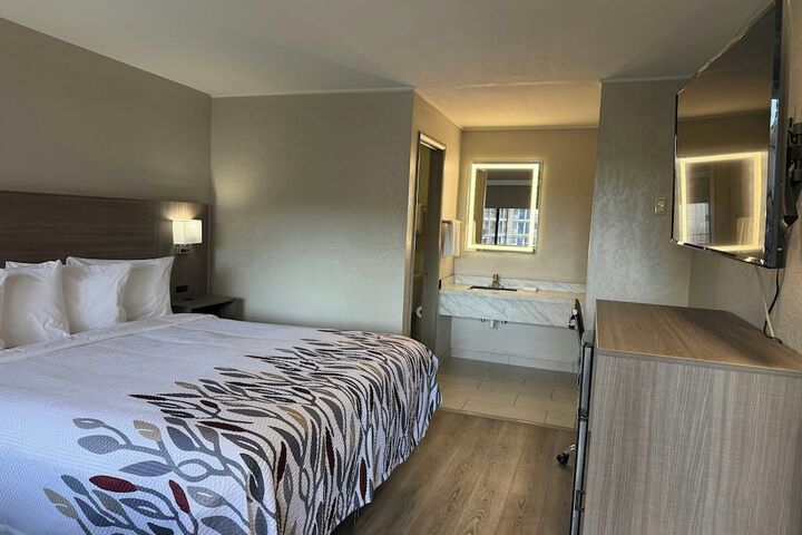 Room 6 of 26