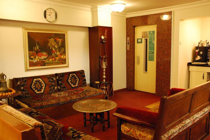 Guest Lobby
