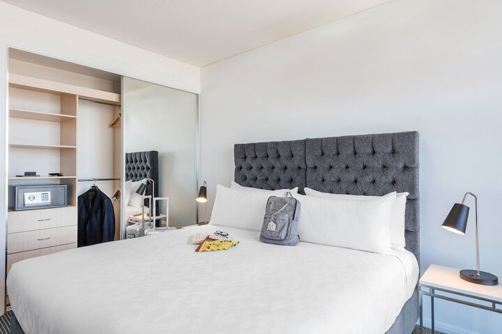Room 10 of 35