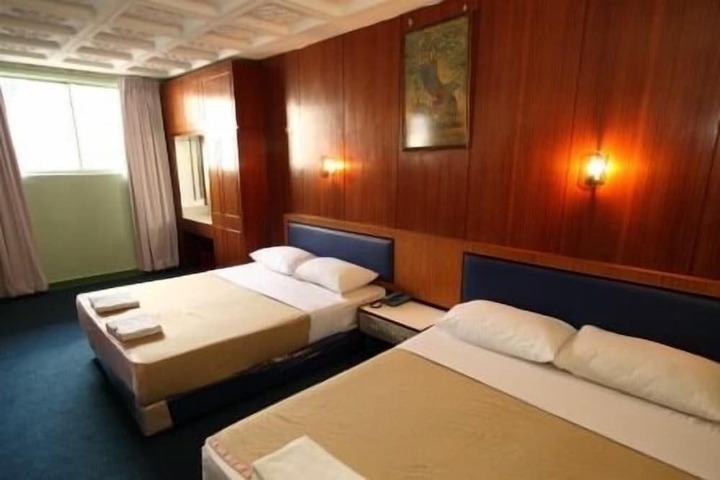 Room 8 of 13