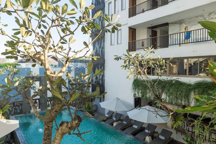 Pools & Facilities