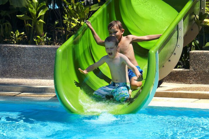 Pool 70 of 182