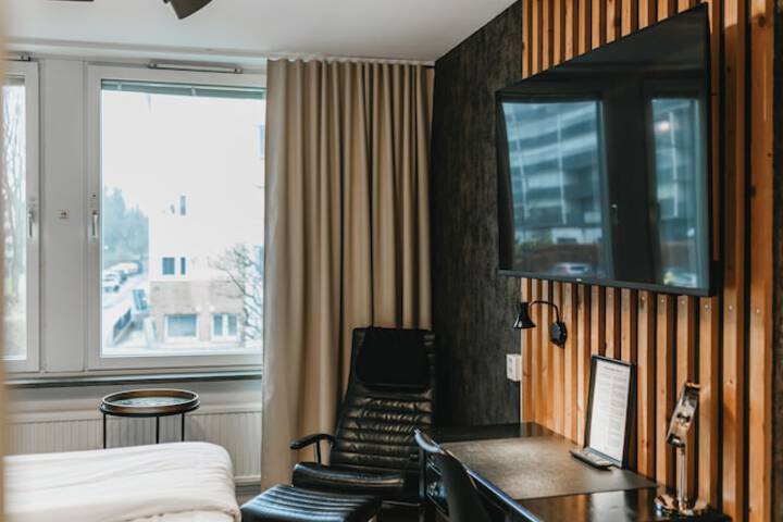 Room 28 of 72